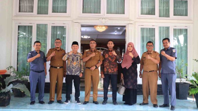 Ketua bersama Anggota Bawaslu bersilaturahmi ke rumah PJ.Wako Payakumbuh