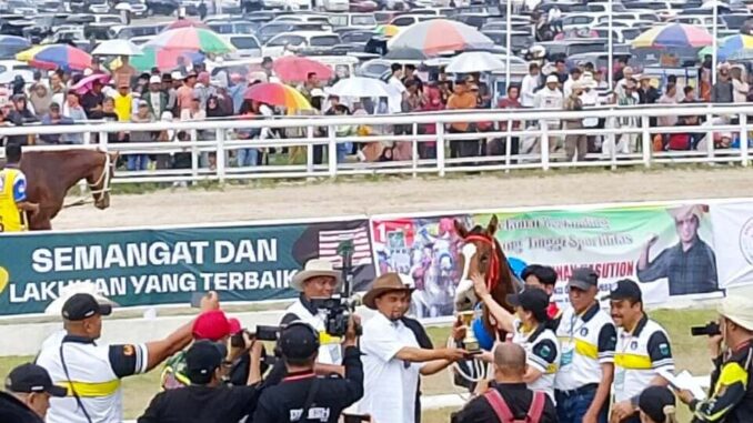 Lapangan Pacu Kuda Kandi Kecamatan Barangin Kota Sawahlunto.