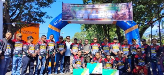 Para peserta Offroad foto bareng dengan Bupati Eka Putra dan Danren 032 Brigjen Rayen Obersyl