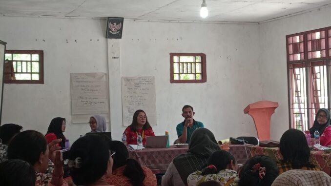 Tim Nakes Puskesmas Mappadegat Laksanakan Rembuk Stunting Di Desa Goiso'oinan