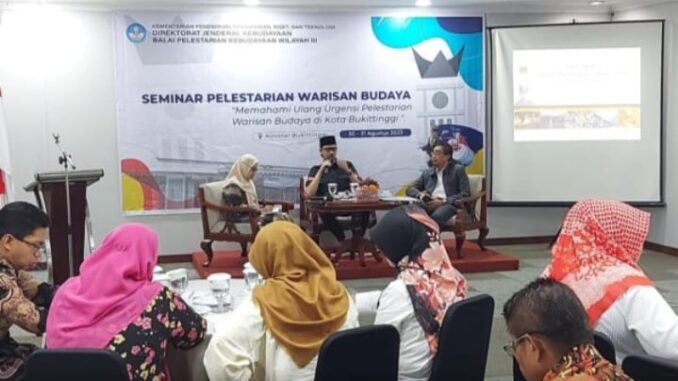Wako Bukitinggi Erman Safar hadiri Seminar Pelestarian Warisan Budaya