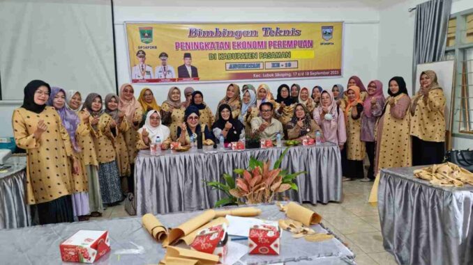 Zulkenedi Said Peduli Pemberdayaan Ekonomi Perempuan Kembali Buka Pelatihan Menjahit