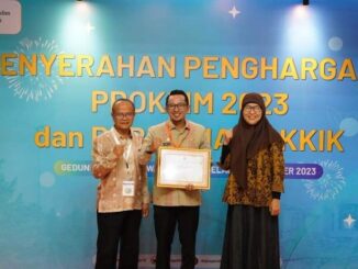 Bupati Eka Putra Menerima Penghargaan Proklim Dari Menteri KLHK RI