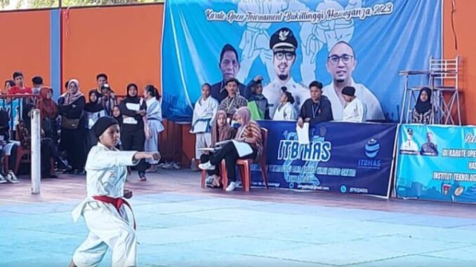 Kadis Damkar dan Penyelamatan Bukittinggi buka festival karate Hasvaganza ITB Haji Agus Salim.