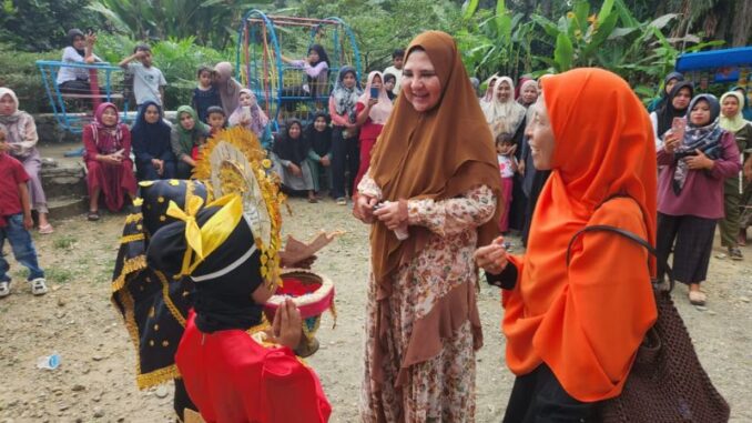Mantan Bunda Himpaudi Sumbar Nevi Zuairina Irwan Prayitno Empat Kali Kunjungi TK Abdul Majid Aia Gadang Pasbar