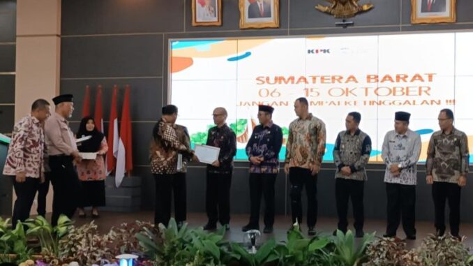 Pemko Payakumbuh terima penghargaan dari Komisi Pemberantasan Korupsi KPK.