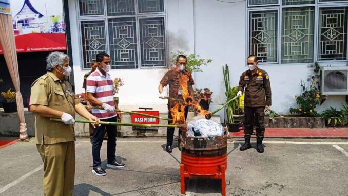 Pemusnahan Barang Bukti Yang Telah Mempunyai Kekuatan Hukum Tetap oleh Aparat Penegak Hukum