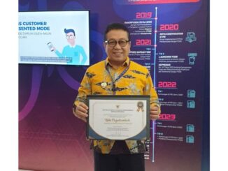 Penghargaan diserahkan kepada Pj. Wali Kota Payakumbuh Jasman Rizal.