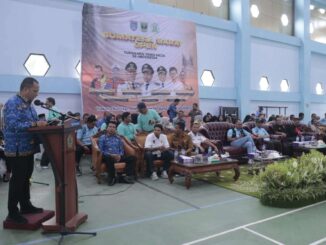 Pj Walikota Jasman Rizal saat pembukaan Sumatera Barat Open Turnamen Tenis Meja se-Indonesia.
