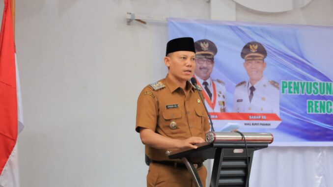 Wakil Bupati Sabar AS membuka kegiatan konsultasi publik kajian lingkungan hidup strategis.