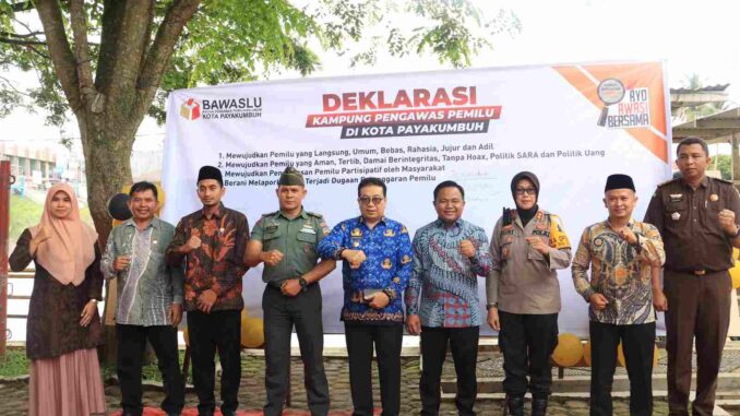Bawaslu Kota Payakumbuh Deklarasikan Pemilu Damai dan resmikan Kampung Pengawasan Pemilu Partisipatif