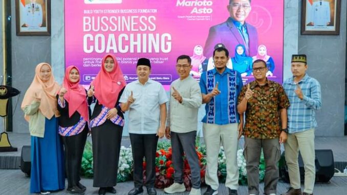 Bupati Batu Bara Zahir membuka Bussines Coaching di Aula Rumah Dinas Bupati.