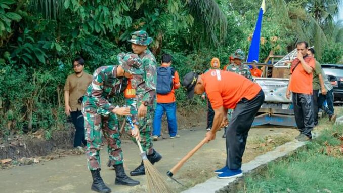 Bupati Zahir gencar melakukan aksi gotong royong bersama masyarakat di berbagai desa di Batu Bara.