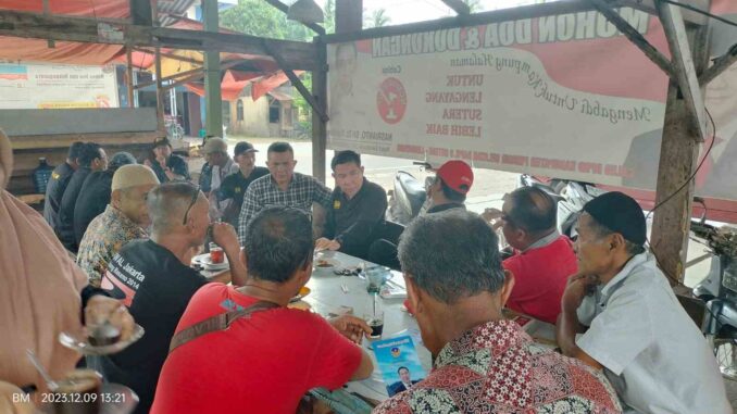 Carito lapau masyarakat Pasar Lakitan bersama Balon Bupati Pessel BM.