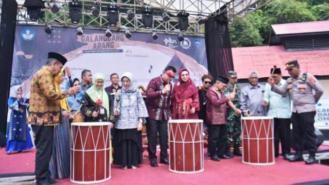 Meresmikan GALANGGANG ARANG Anak Nagari Merayakan Warisan Dunia di Museum Goedang Ransoem Kota Sawahlunto.