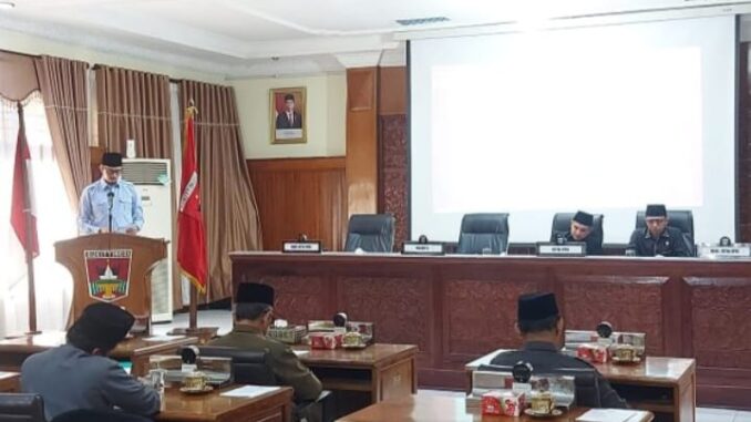 Wako Erman sampaikan jawaban Pemko Bukittinggi.