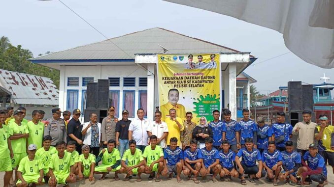 Zarfi Deson membuka Kejuaraan Daerah Dayung Antar Klub se-Pessel.