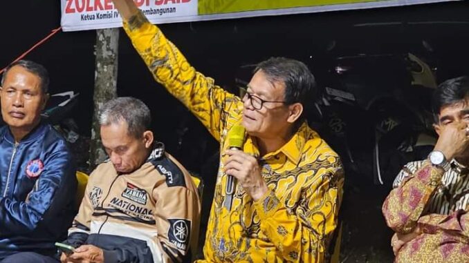 Zulkenedi Said dapatkan pujian pemuka masyarakat Nagari Giri Maju.