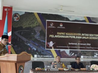 Bupati Safaruddin Dt.Bandaro Rajo saat memimpin rapat koordinasi lintas sektoral pelaksanaan Pemilu 2024.