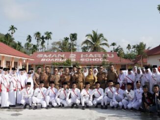Bupati Safaruddin dan siswa SMA 2 Harau.