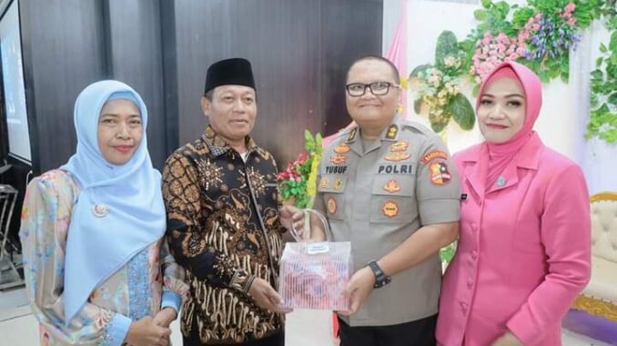 Acara pisah sambut Kapolres Tanjungbalai dari AKBP Ahmad Yusuf Afandi (lama) kepada AKBP Yon Edi Winara (baru).