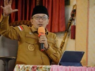 Bupati Tanah Datar Eka Putra memperingati Isra’ Mi’raj Nabi Muhammad SAW bersama jemaah Masjid Muslim Nagari Koto Baru.