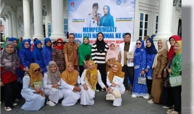 Pemko Bukittinggi lakukan kampanye cegah stunting dalam rangka HGN Ke-64.