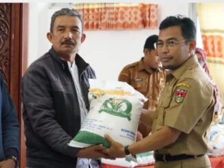 Pemko Bukittinggi mulai salurkan bantuan cadangan beras pemerintah.