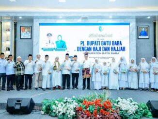 Pertemuan dengan para haji dan hajjah Kabupaten Batu Bara tahun 2023 di aula rumah dinas bupati.