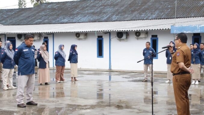 Pj.Wako saat memimpin apel pagi di Perumda Tirta Sago.