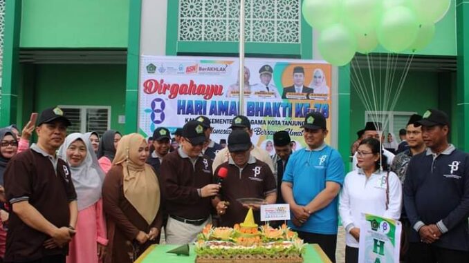 Walikota Tanjungbalai H.Waris Tholib saat memimpin Upacara Peringatan Hari Amal Bhakti Kementerian Agama.