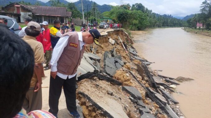 Hingga H-1 Ramadhan, korban banjir Pessel tercatat 16 meninggal dunia, tujuh warga masih hilang.
