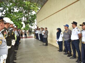 Pj.Wali Kota Payakumbuh Jasman saat memimpin apel inspeksi keselamatan LLAJ dan Riksa Ranmor Gabpolsipat.