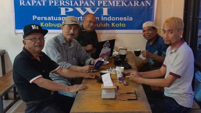 Rapat Persiapan Pemekaran PWI Kabupaten Limapuluh Kota di Payakumbuh.