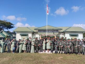 Upacara penerimaan personil baru Dandim 0319/Mentawai.