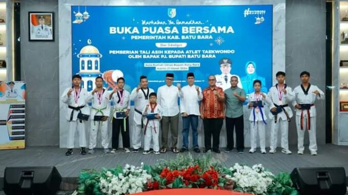 Buka puasa bersama yang digelar Pemkab Batu Bara di Aula Rumah Dinas Bupati.