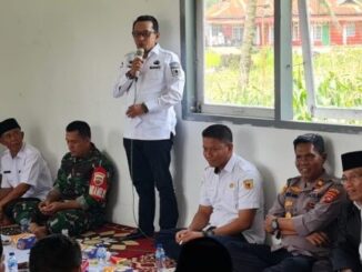 Bupati Eka Putra saat menghadiri kegiatan Rakor Walinagari se Kecamatan Salimpaung.