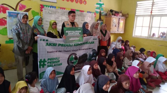 Forhati Nasional dan Majelis Wilayah Sumatera Barat berikan bantuan pasca banjir bandang.