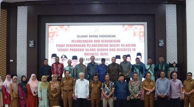 Kunjungan Pelancong Kebudayaan Pusat Penerangan Pelancong Negeri Kelantan ke Bukittinggi.
