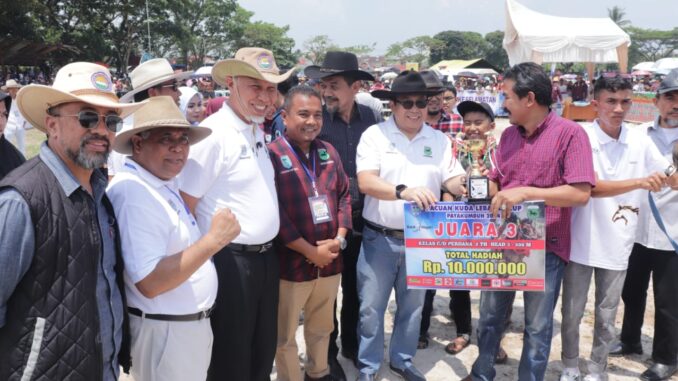 Pembukaan Pacuan Kuda Payakumbuh Lebaran CUP Tahun 2024 di Gelanggang Kubu Gadang.