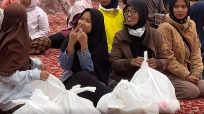 Pemko Bukittinggi santuni ratusan anak yatim.