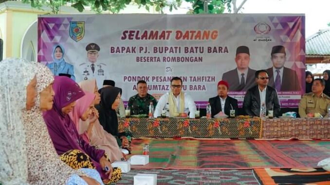 Pj Bupati Nizhamul dan rombongan saat kunjungan ke beberapa pondok pesantren di Kabupaten Batu Bara.