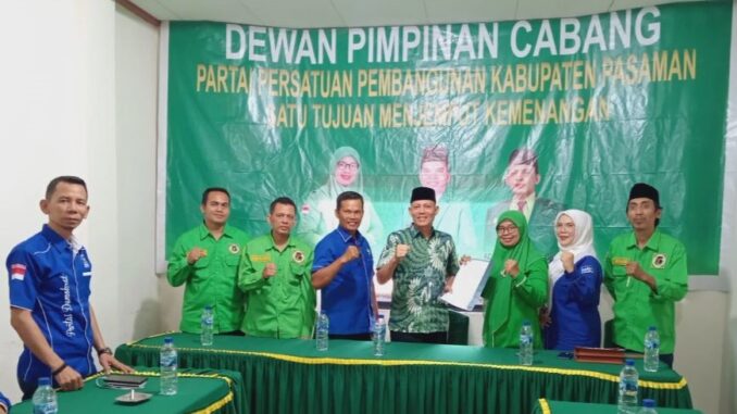 Slogan 'LANJUTKAN' Bergema Saat Sabar AS Mendaftar Ke Partai PPP.