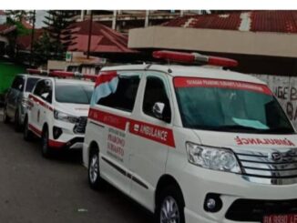 Bantuan ambulans Pemko Bukittinggi untuk korban galodo Agam.