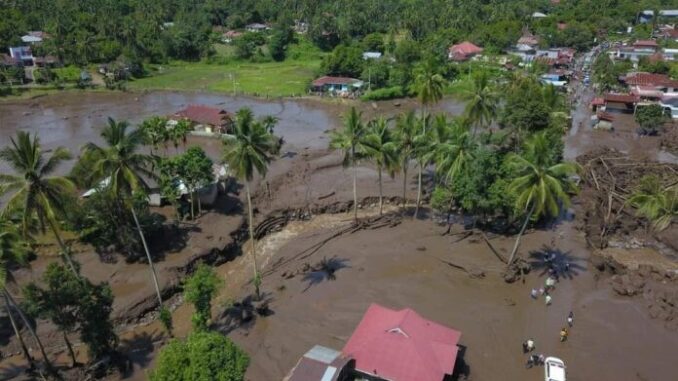 Bencana alam banjir lahar dingin dan banjir bandang di Kabupaten Tanah Datar.