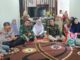 Kunjungan Bupati Eka Putra ke Rumah Nurhasni.