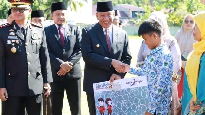 Launching Program Pesisir Selatan Pintar oleh Bupati Pesisir Selatan.