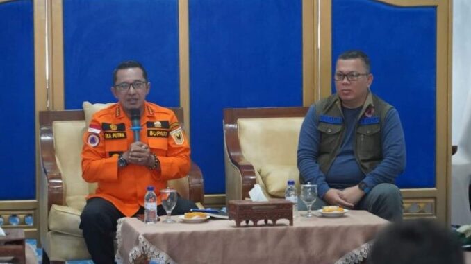 Rapat evaluasi penanganan bencana banjir bandang dan longsor di Tanah Datar yang dipimpin langsung oleh Bupati Eka Putra.