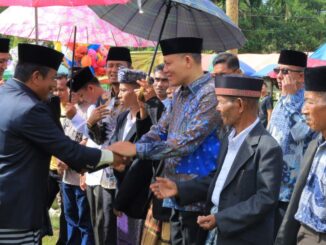 Sabar AS saat menghadiri BAMIMBA Sebagai Penutup Lebaran di Koto Tangah.
