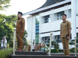 Bupati Eka Putra saat memimpin apel pagi seluruh ASN dan non ASN setelah berakhirnya masa tanggap darurat.